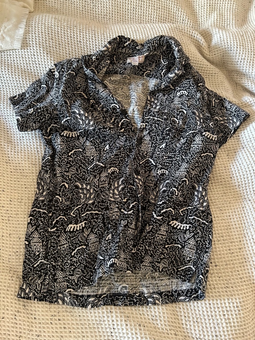 ☀️3/$25 Wallace Barnes camp collar Shirt  small Batik Cotton black white print